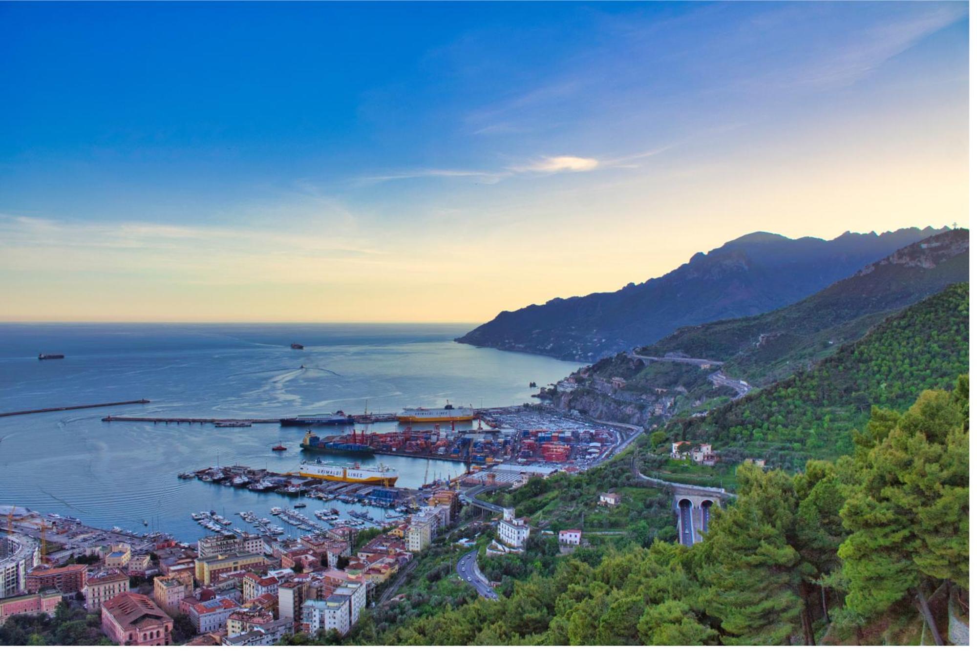 Mare Luna - Appartamento Nel Centro Storico Di Salerno Luaran gambar