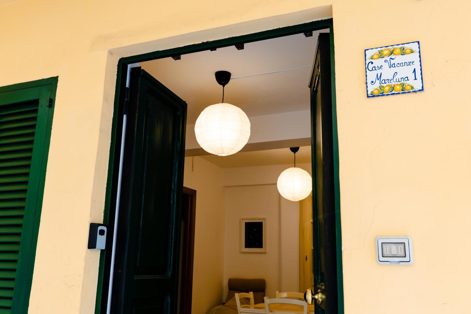 Mare Luna - Appartamento Nel Centro Storico Di Salerno Luaran gambar